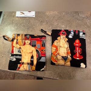 FIREFIGHTER POT HOLDERS 🚒 🔥 SEXY PINUP FIREMEN - SET OF TWO